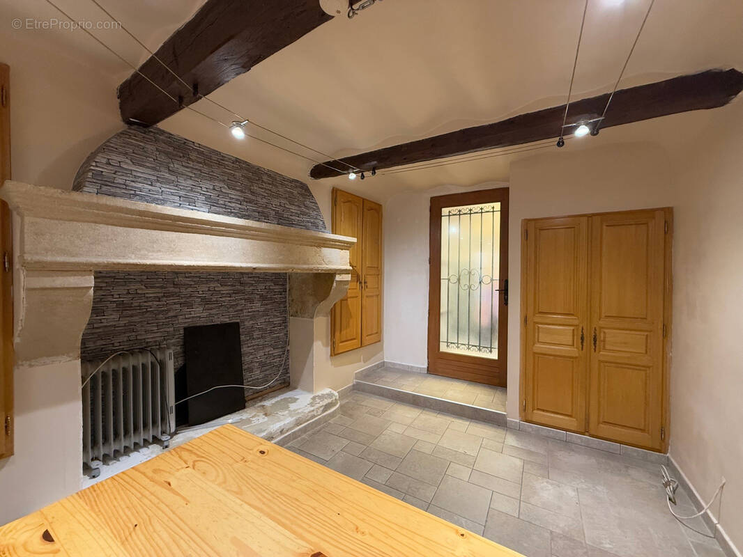 Maison à GALLARGUES-LE-MONTUEUX