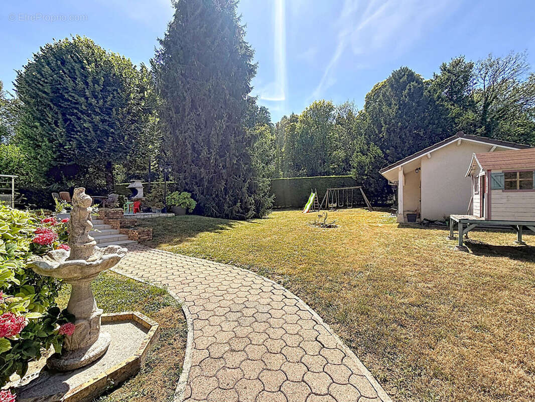 Belle maison de caractères de 134m2 avec piscine, sous sol, atelier sur un terrain de 2085m2 - photo 19