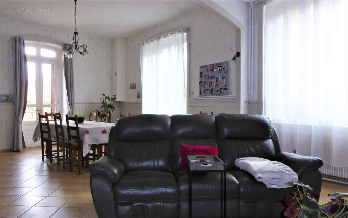 Maison à THURINS