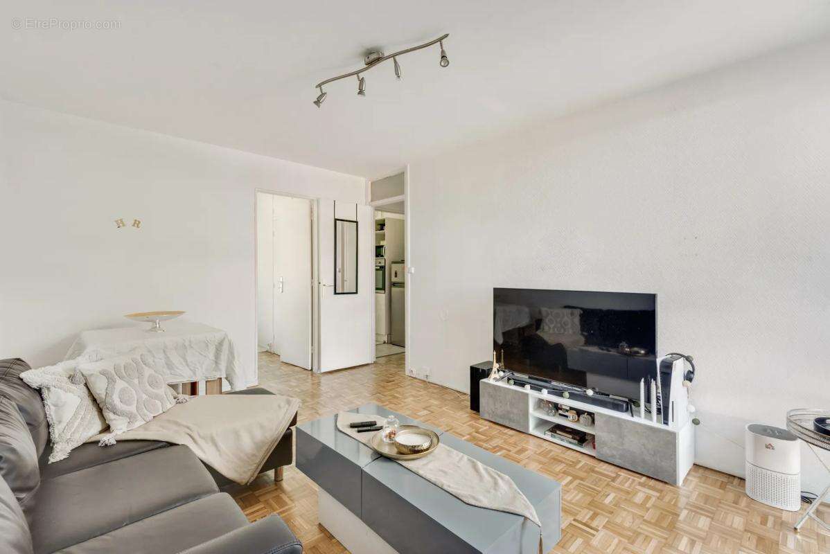Appartement à VILLENEUVE-LA-GARENNE