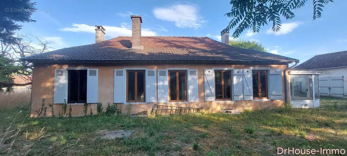 Maison à POUGY