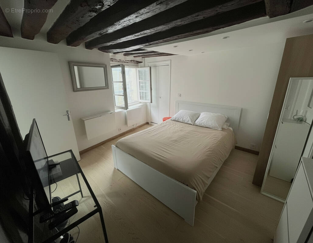 Appartement à PARIS-2E