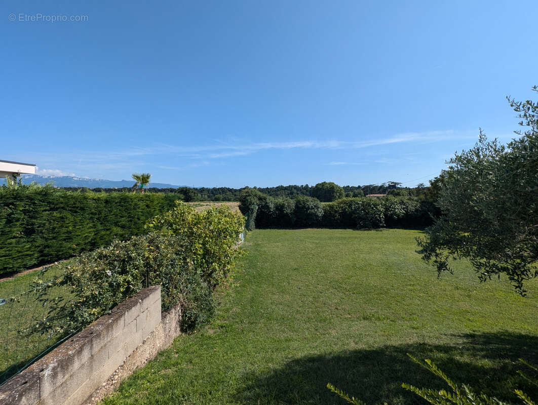 Terrain à ROMANS-SUR-ISERE