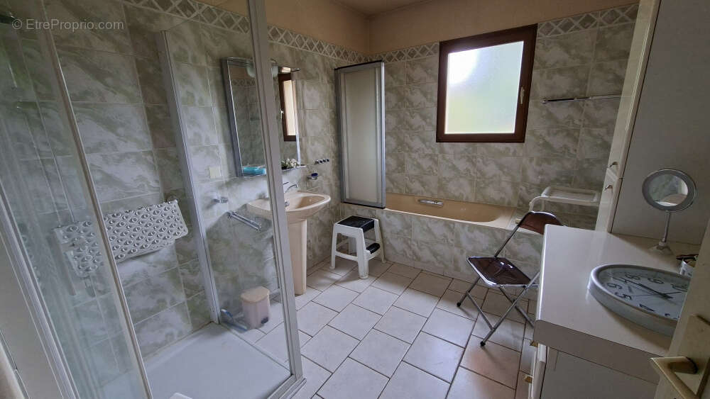 Pavillon sur sous sol, 5 chambres - photo 5