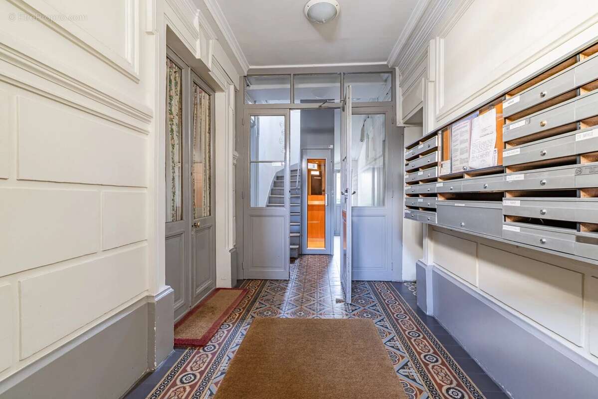Appartement à PARIS-17E