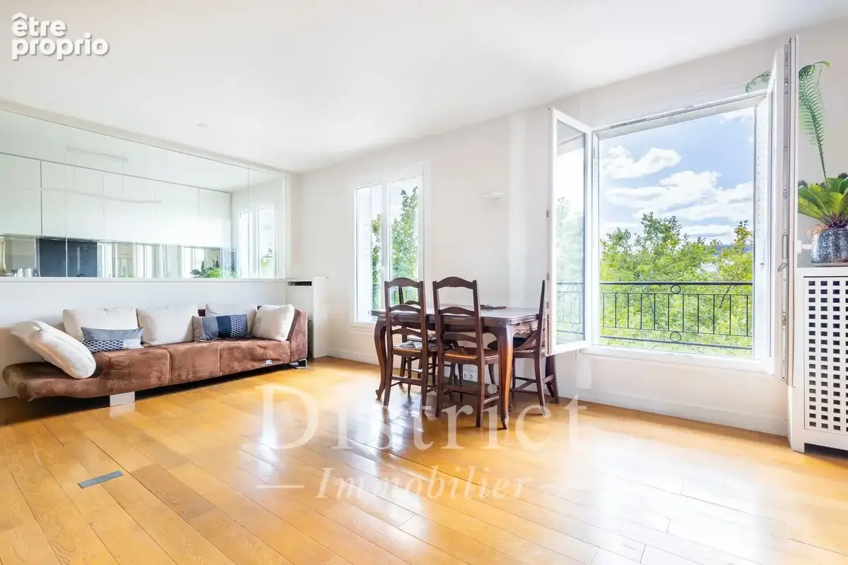 Marais-Ile Saint Louis. Appartement de 4 pièces de 86m² aux vues panoramiques. - photo 3