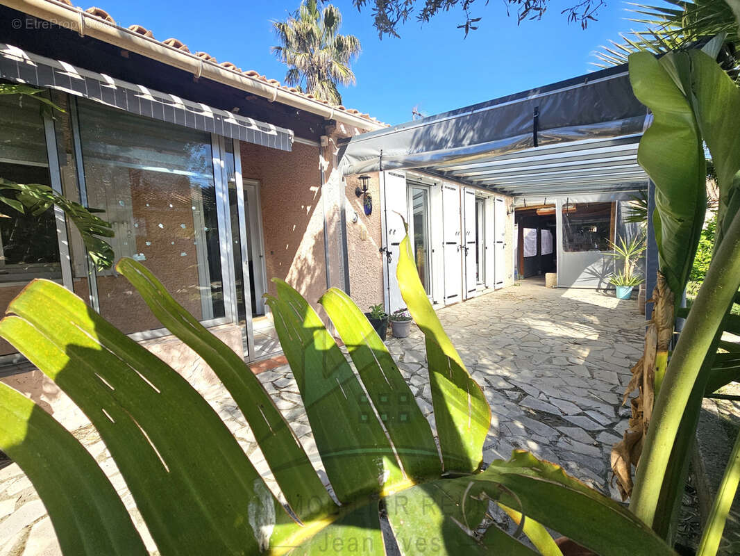 Maison à CHATEAUNEUF-LES-MARTIGUES