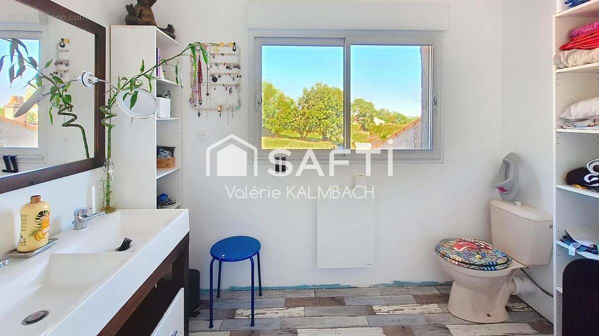 Maison 150 m² à Brizambourg  - photo 6