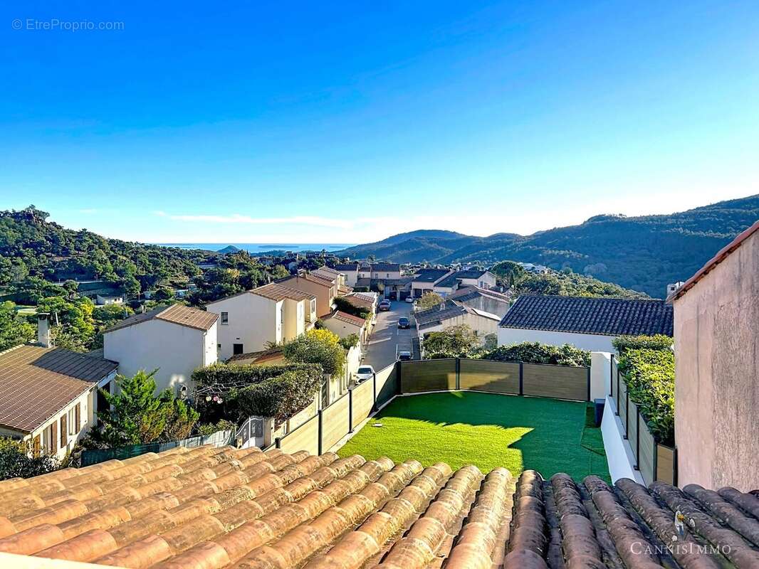 Maison à MANDELIEU-LA-NAPOULE
