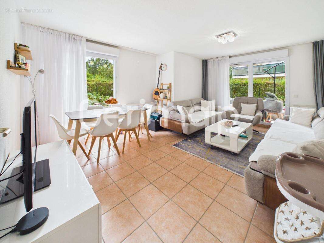 Vente - Appartement - 4 pièces + cuisine - 75 m² - 398 000 € - - photo 3