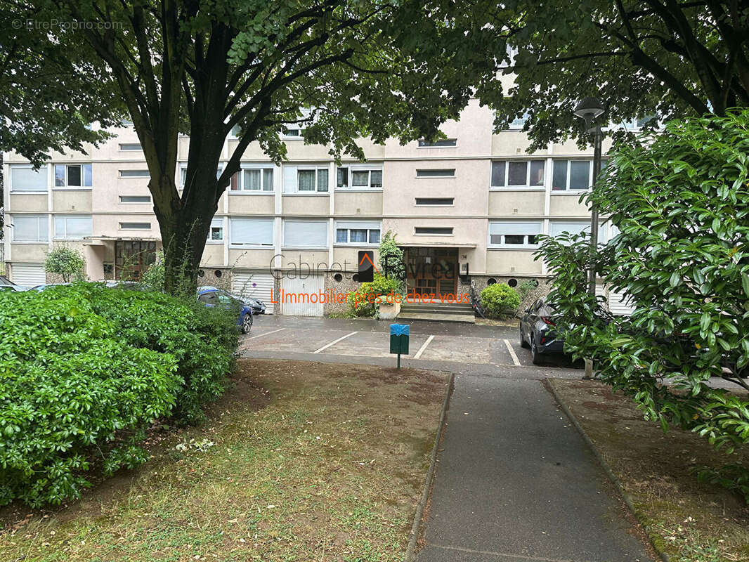 Appartement à L&#039;HAY-LES-ROSES