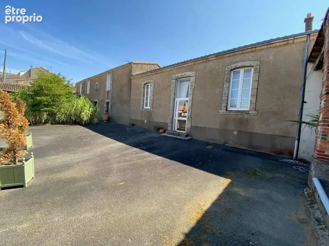 Maison 7 pièces 192 m² à vendre à Saint-Crespin-Sur-Moine (49230) - photo 2