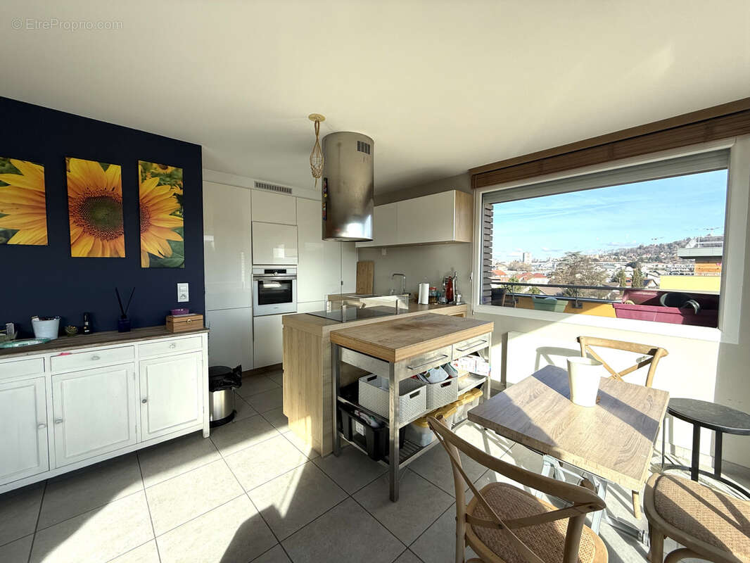 Appartement à VETRAZ-MONTHOUX