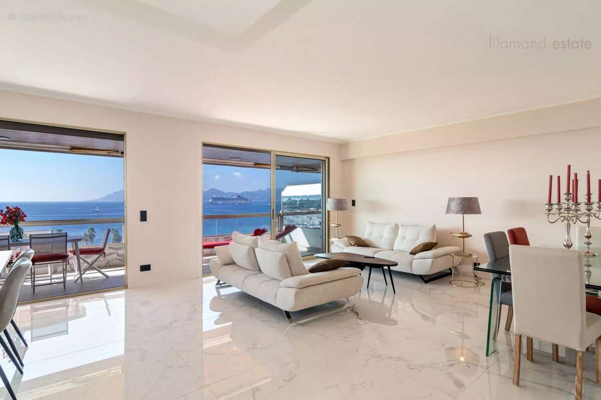 Cannes - croisette - vue panoramique - photo 2