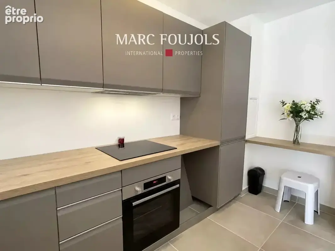 Neuilly-sur-seine: Élégant 2 pièces entièrement  rénové avec balcon - photo 6