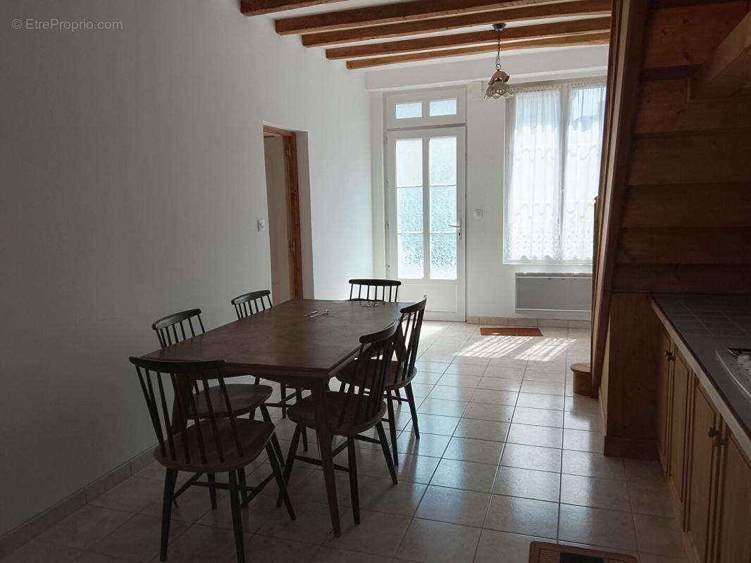 Maison à MEZIERES-EN-BRENNE