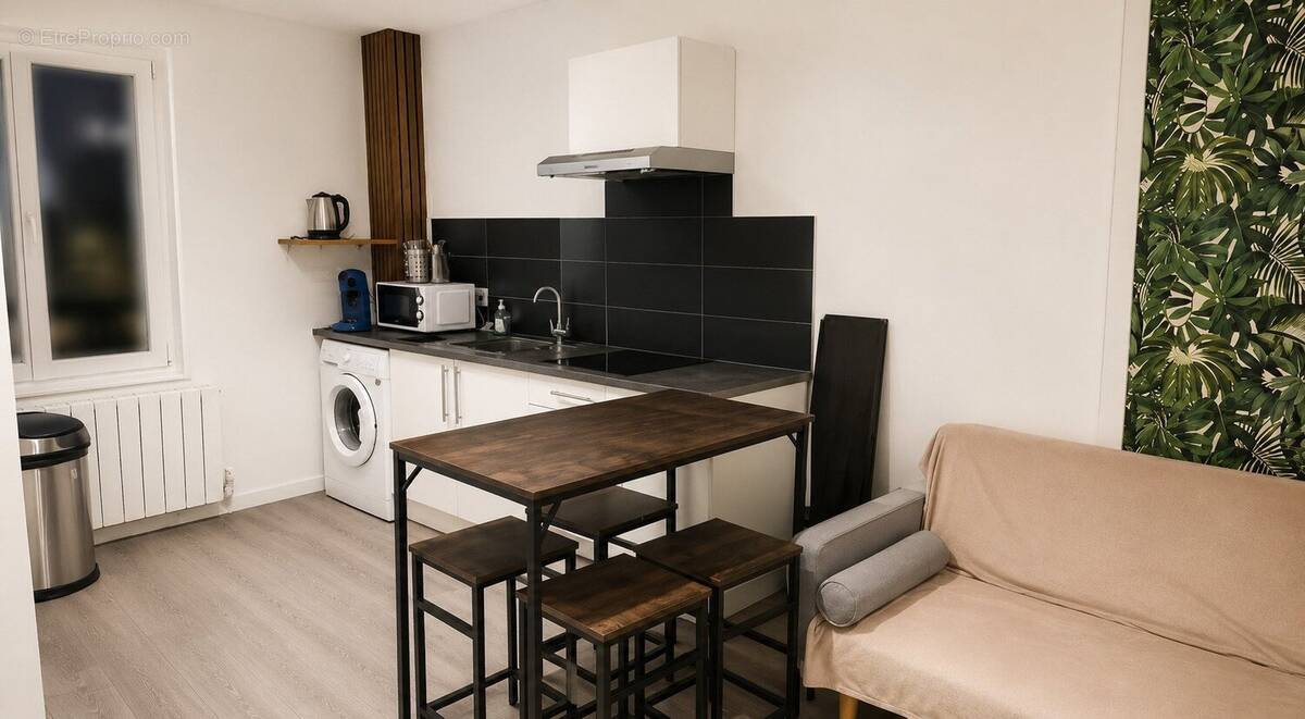 Appartement à ETREMBIERES