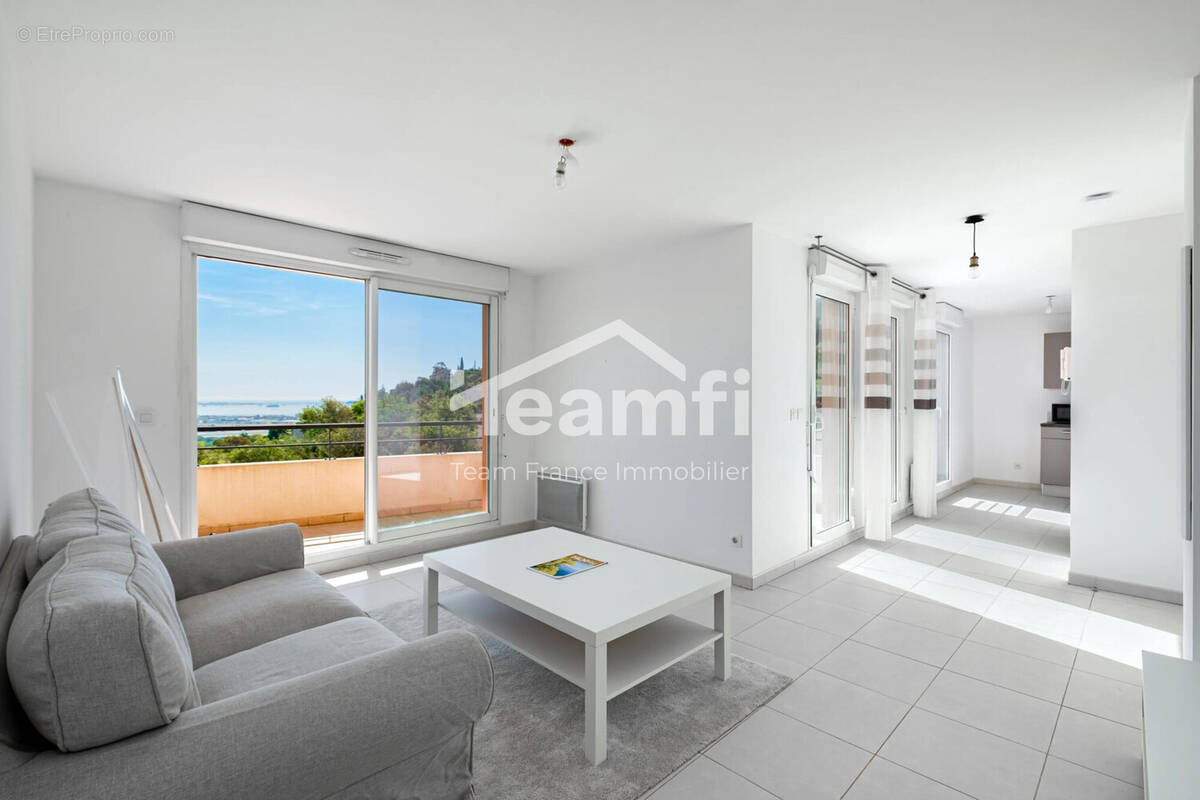 Appartement à MANDELIEU-LA-NAPOULE