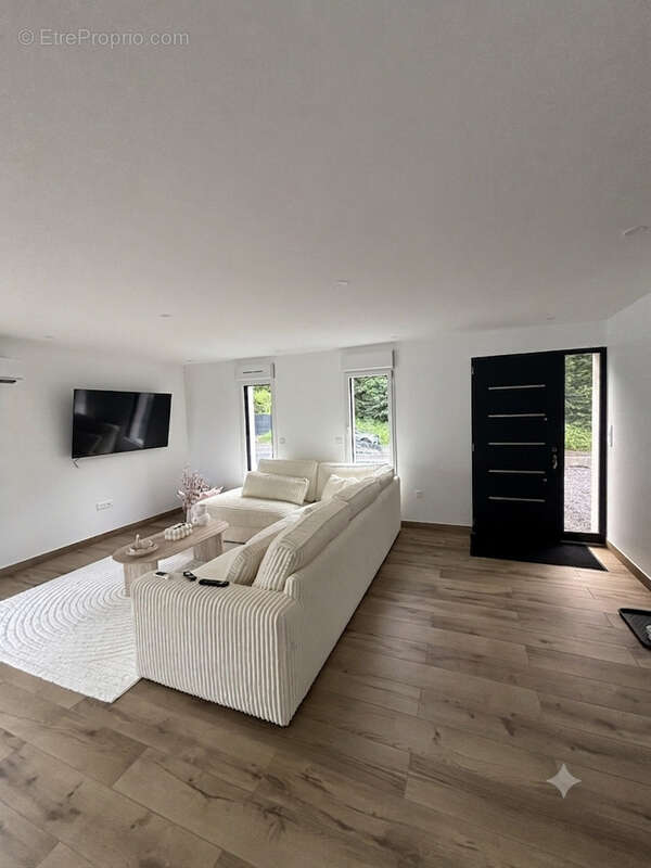 Maison à RIVIERE