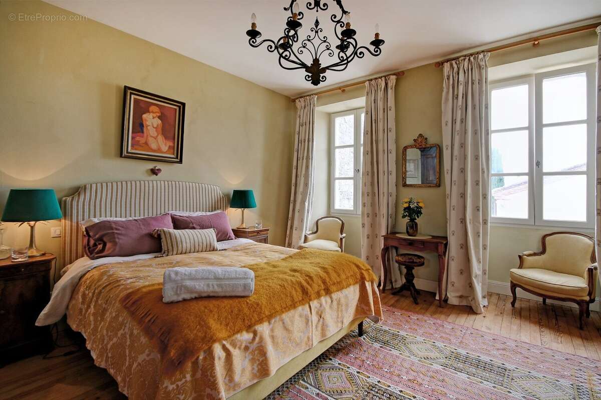 Maison à MAUVEZIN