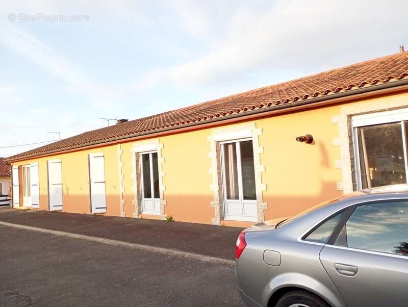 Maison à LA TRIMOUILLE