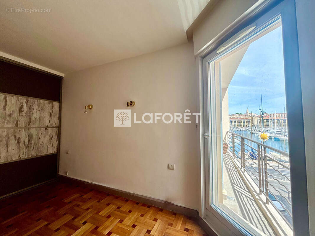 Commerce à MARSEILLE-1E