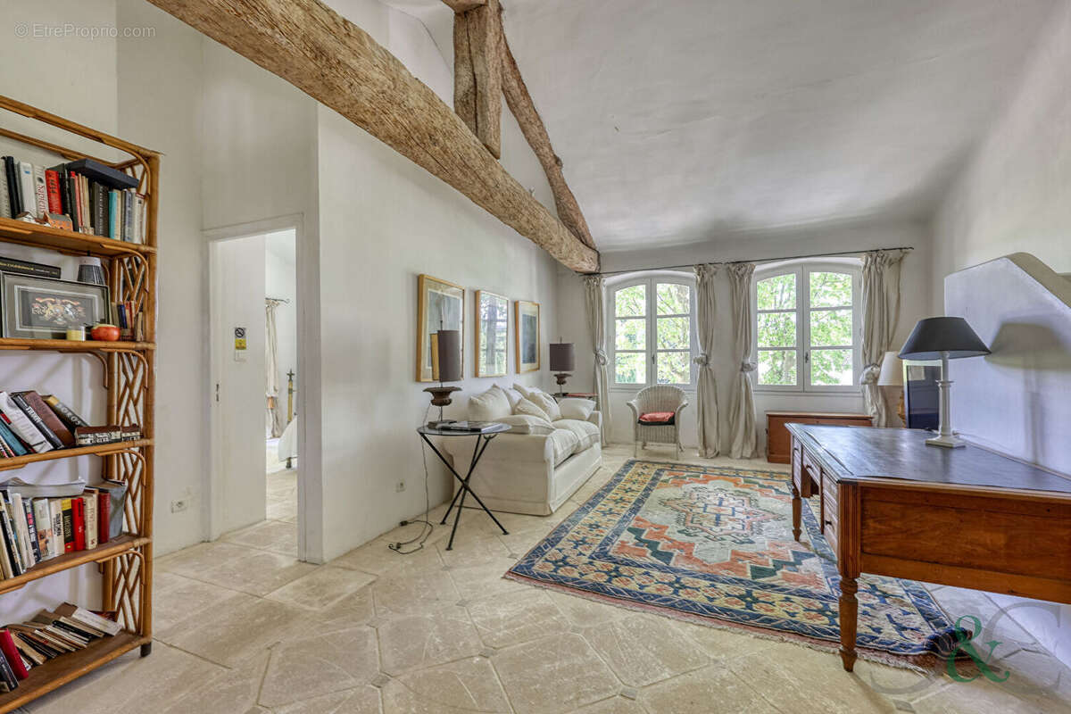 Maison à CARNOULES