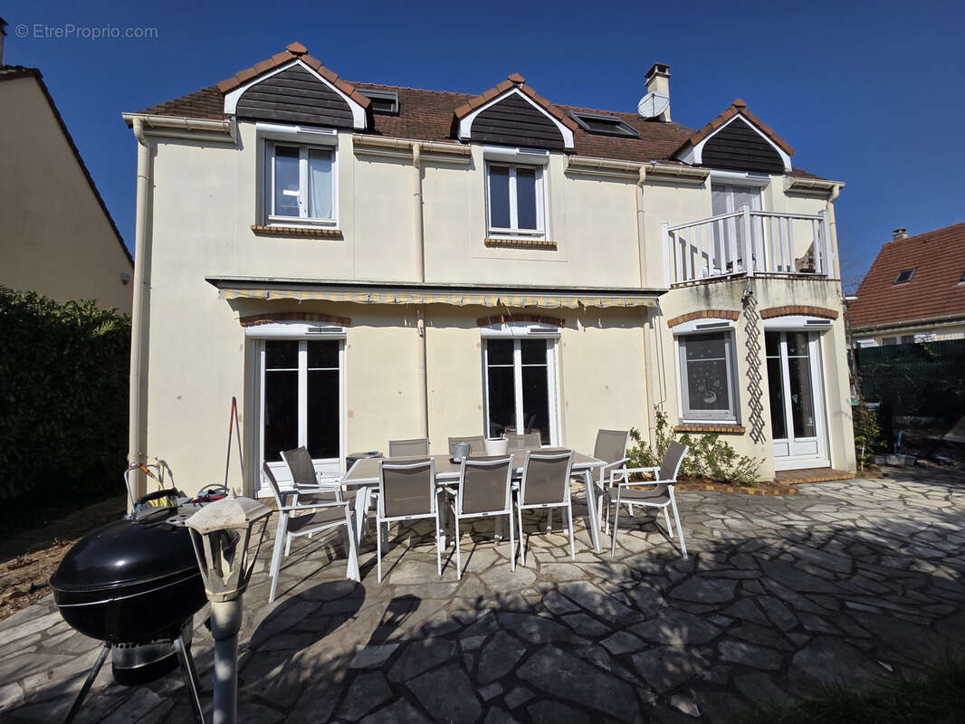 Maison à SAVIGNY-SUR-ORGE