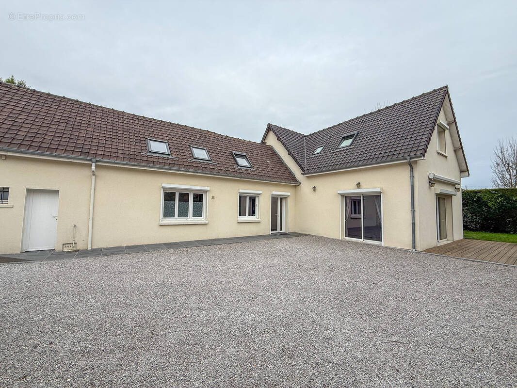 Maison à PERONNE-EN-MELANTOIS