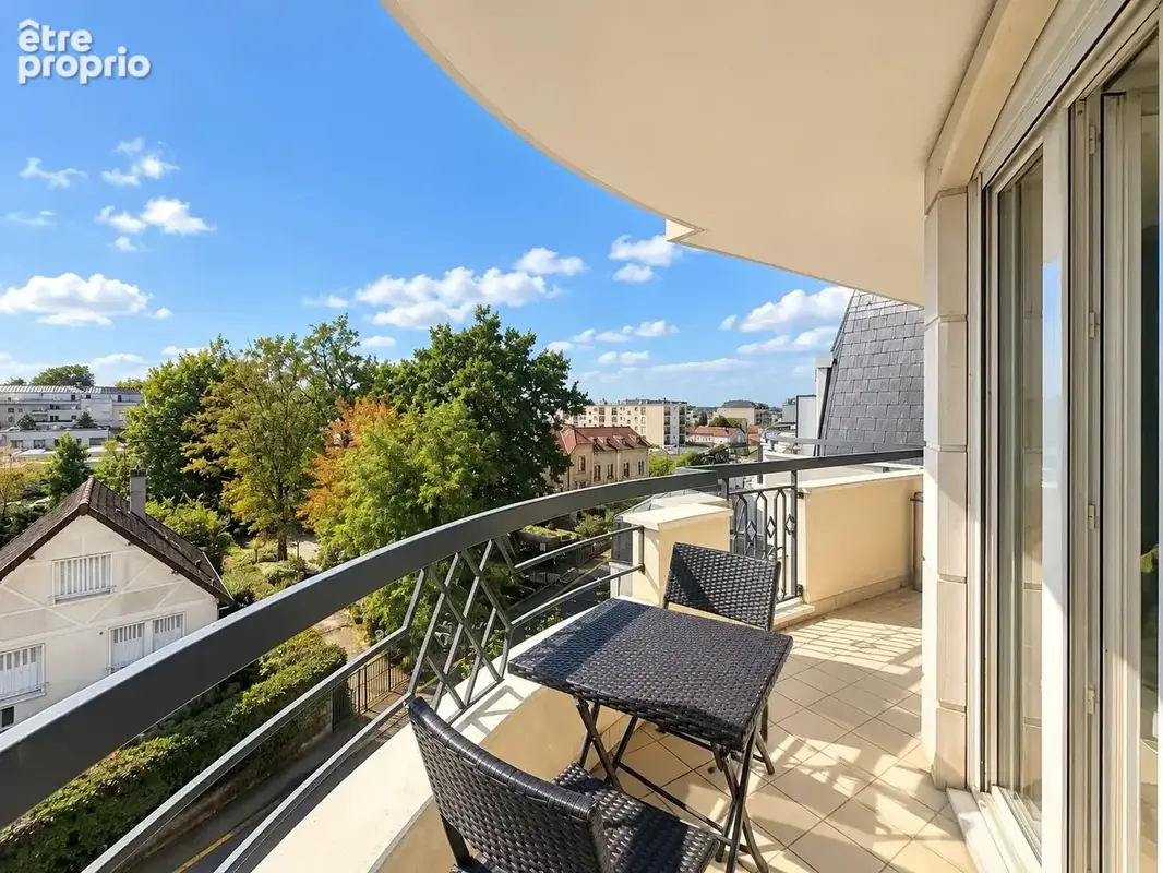 Appartement à LE PLESSIS-TREVISE