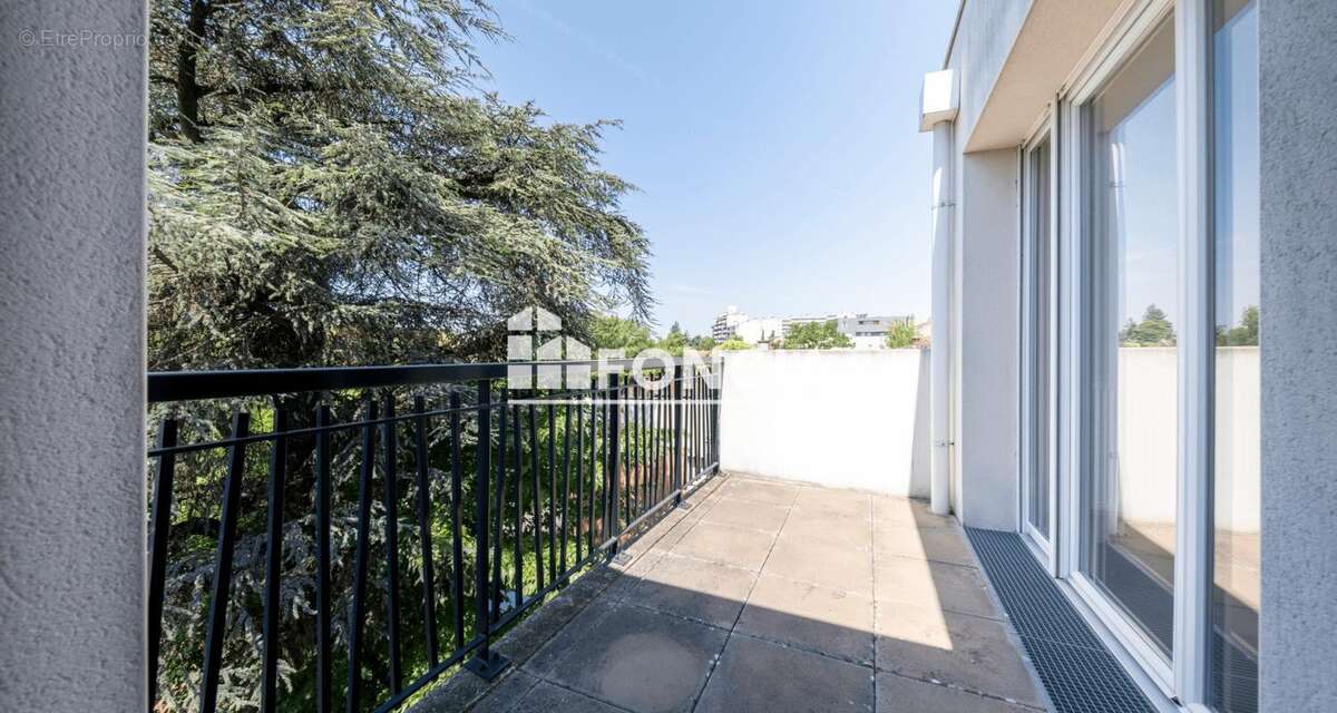 VENTE T2 avec terrasse et parking / TOULOUSE La Roseraie - photo 4