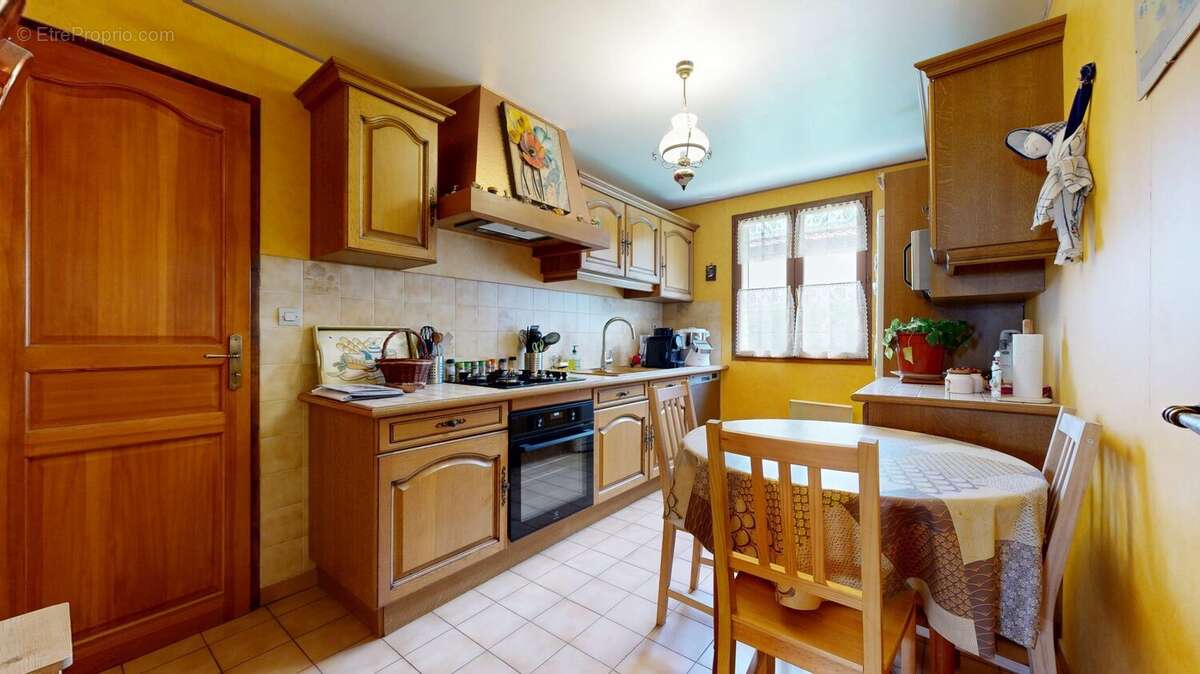 Maison à SAINT-JULIEN