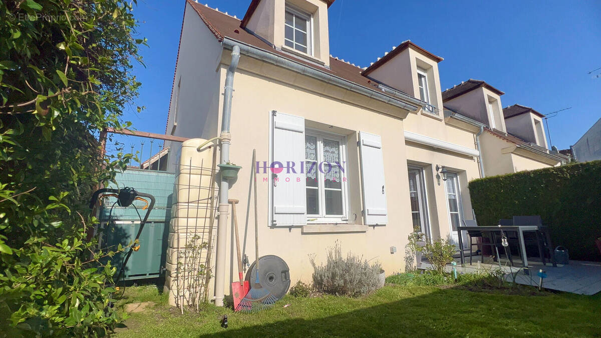 Maison à LA CHAPELLE-EN-SERVAL