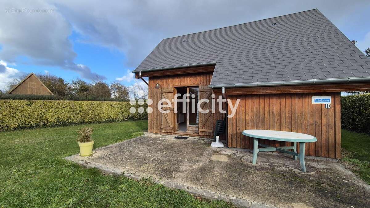 Maison à LONGUES-SUR-MER