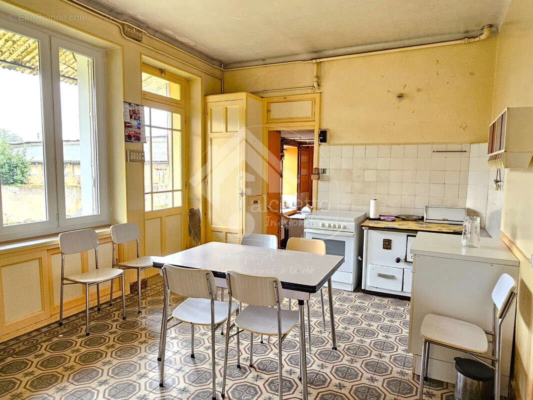 Maison à SAINT-PIERRE-LAVAL