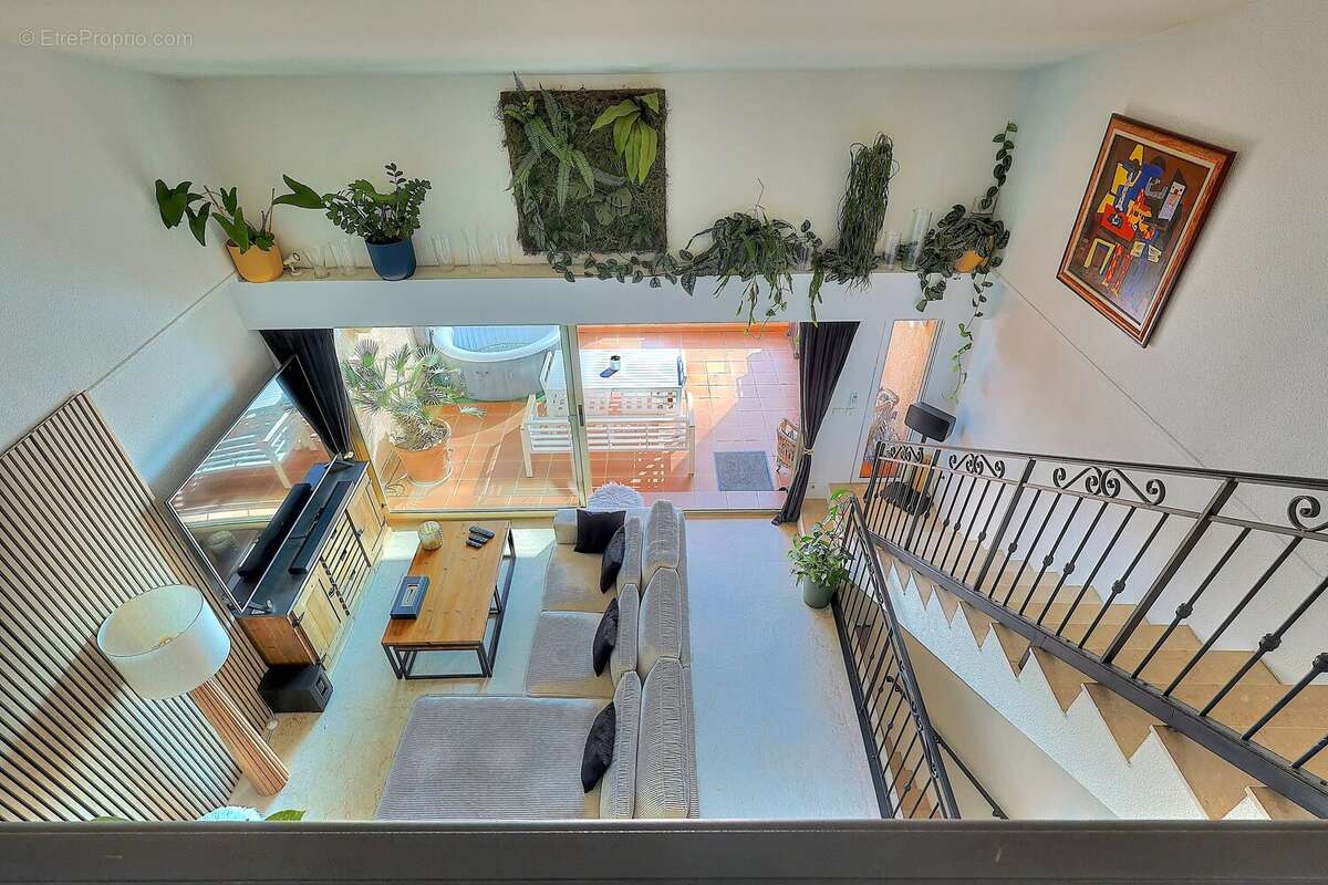 Appartement à VALLAURIS