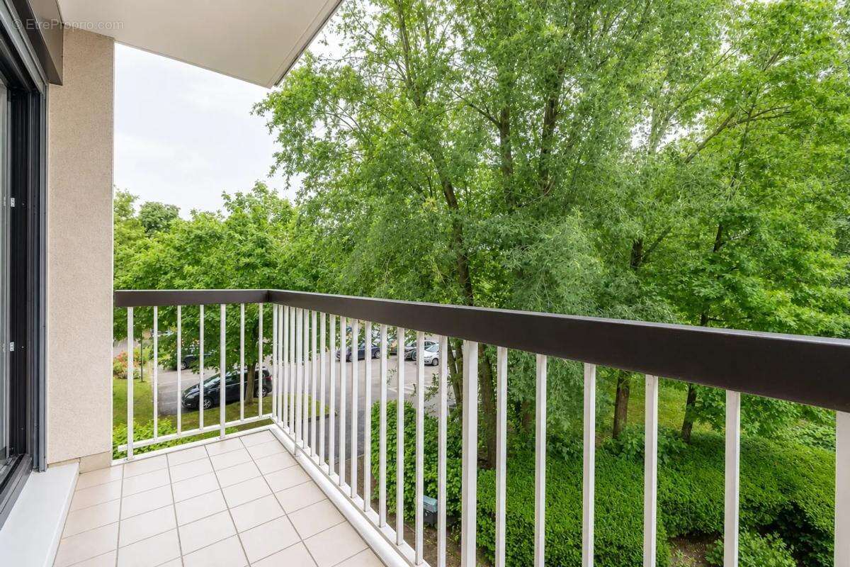 Appartement à LES CLAYES-SOUS-BOIS