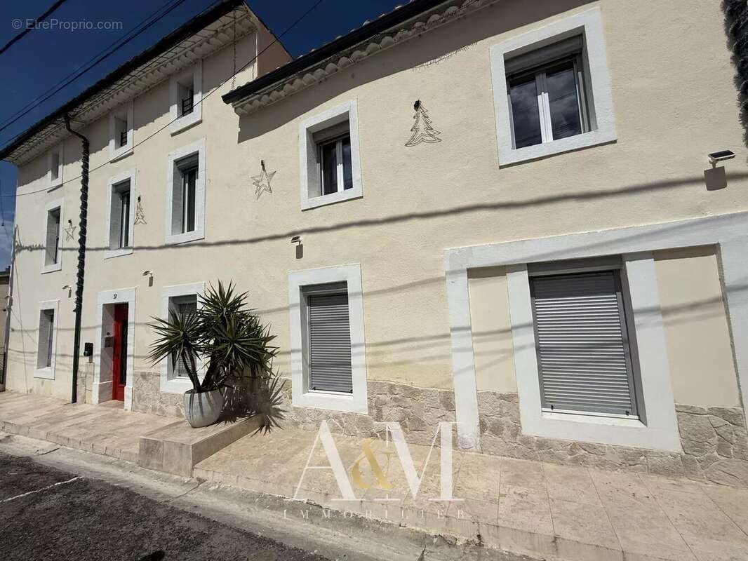 Appartement à ORNAISONS