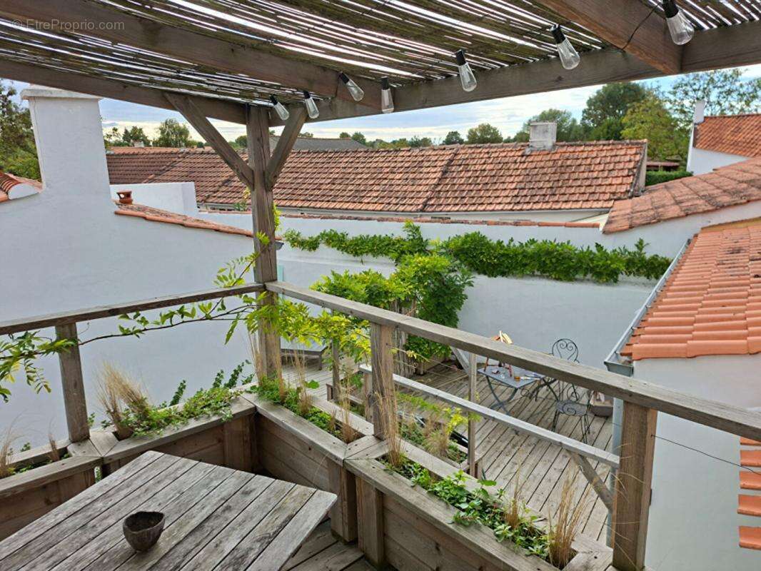 Maison à CHATEAUNEUF