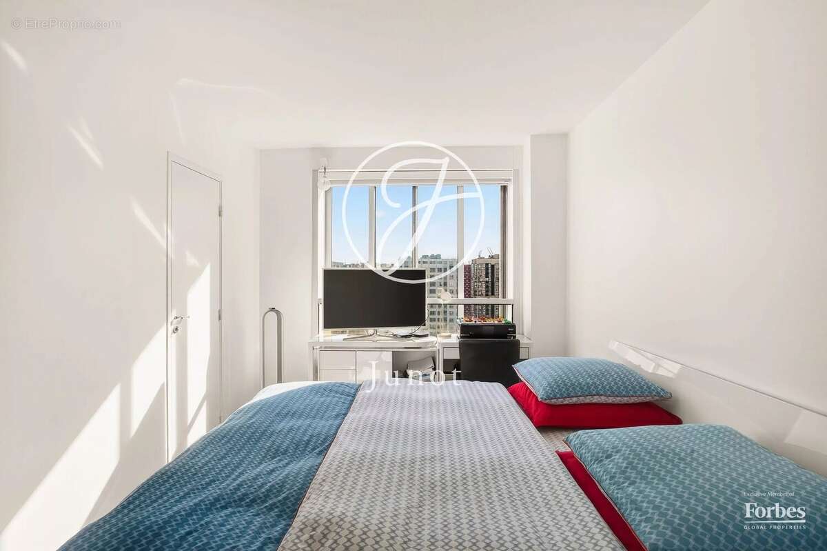 Paris 15e - TOUR DE MARS / QUAI DE GRENELLE - Appartement - 5 pièces - 114,58m² Carrez - 3 chambres - Vue exceptionnelle - Expos - photo 15