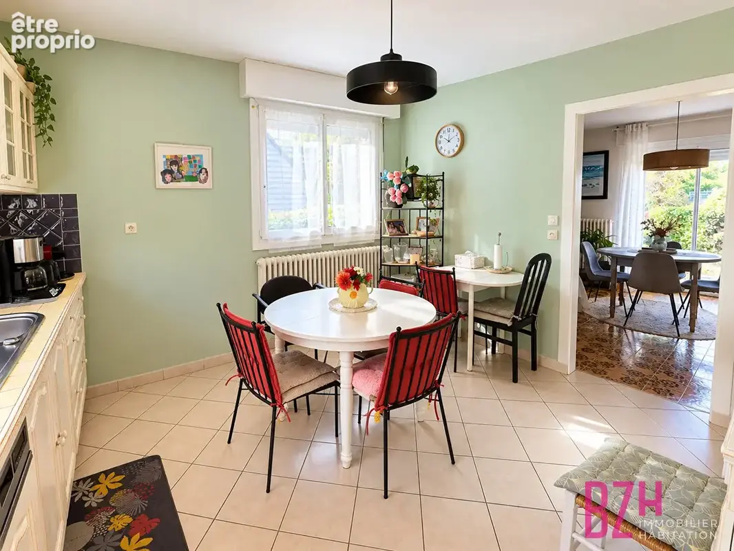 Maison Saint Ave - 4 chambres - garage- gare- hopital - 851 m² de terrain - photo 6