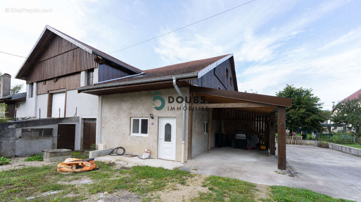 Maison à GUYANS-VENNES