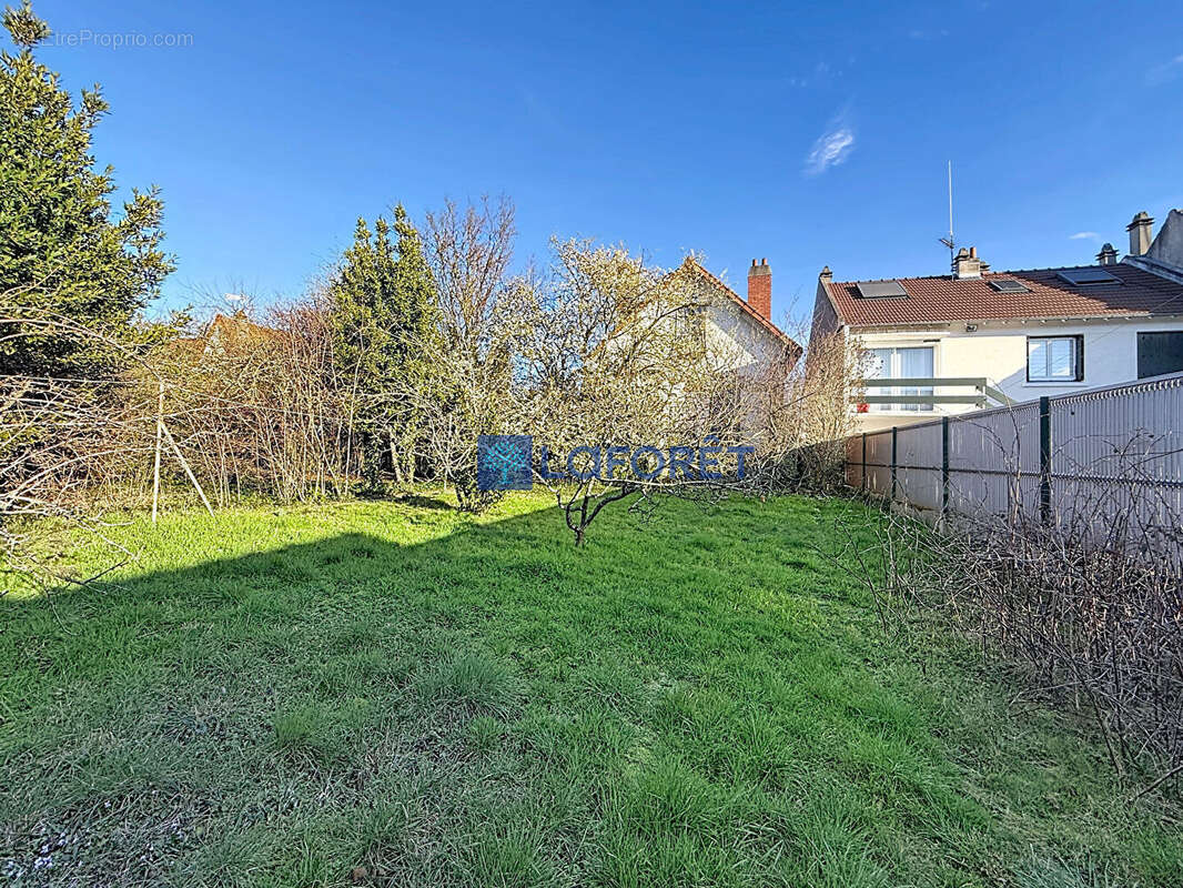 Maison à SAVIGNY-SUR-ORGE