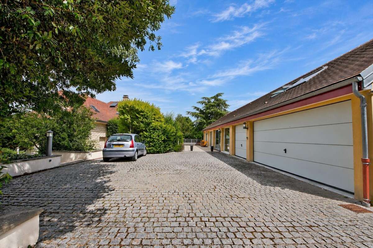 Maison 465 m² à Chambourcy  - photo 7