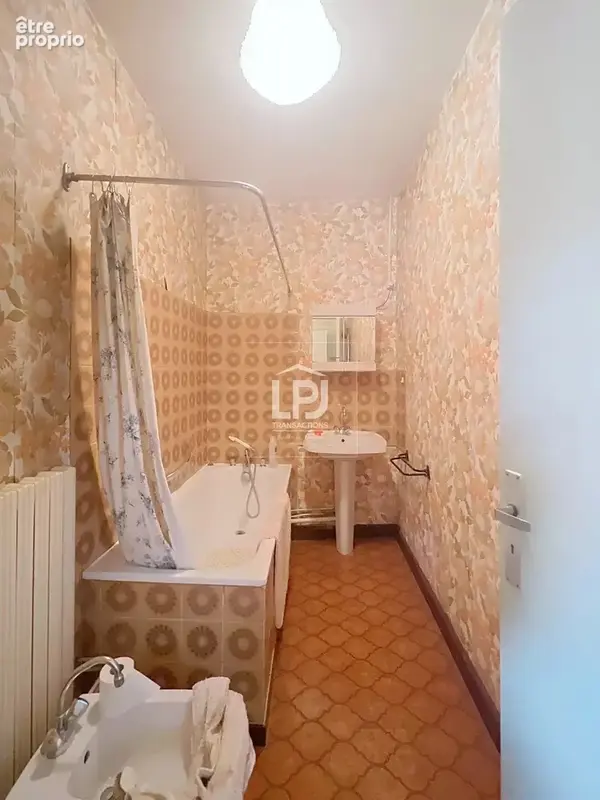Maison de village avec dépendances comprenant 2 studios et 1 appartement indépendant – possibilités d’aménagement diverses, sur  - photo 20