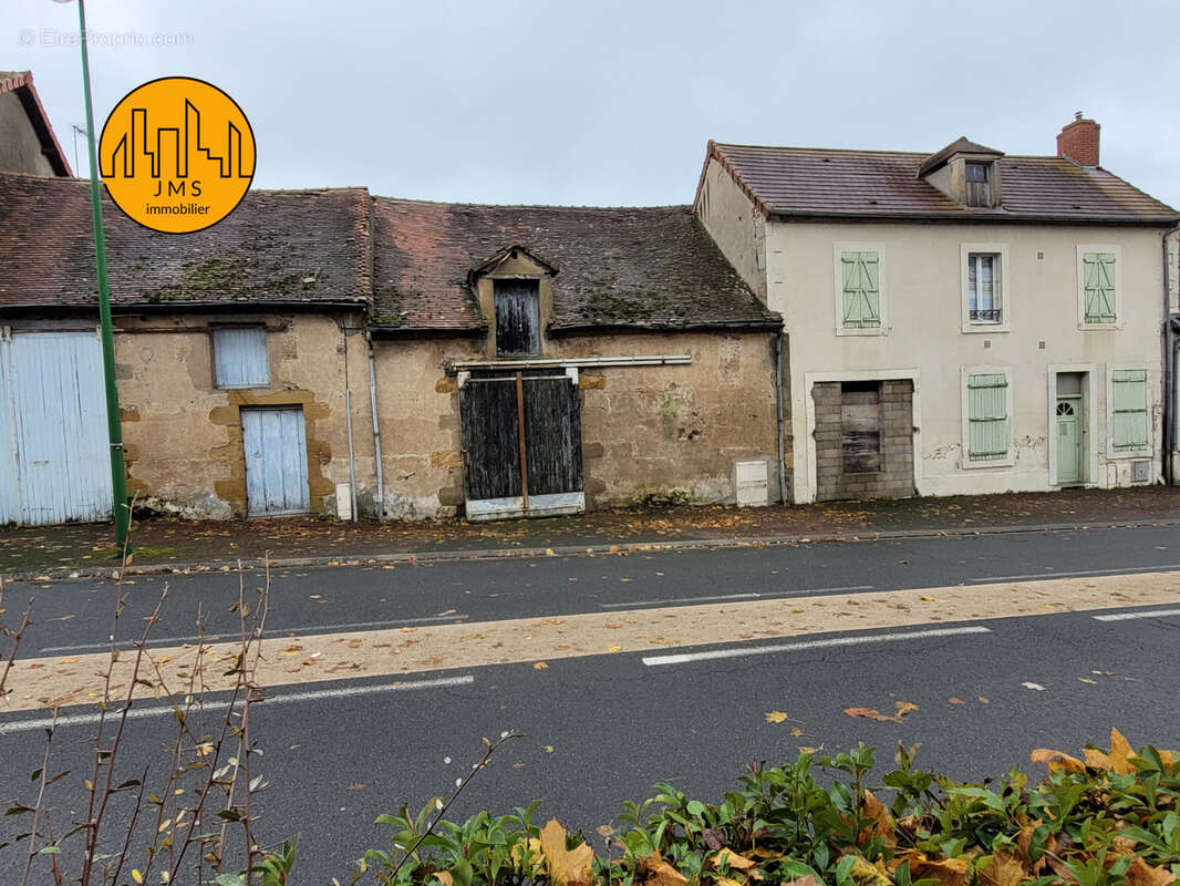 Maison à MONTMARAULT