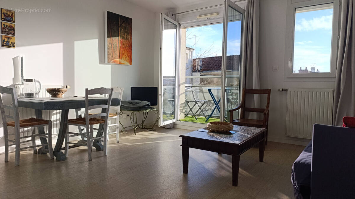 Appartement à SAINT-SEBASTIEN-SUR-LOIRE