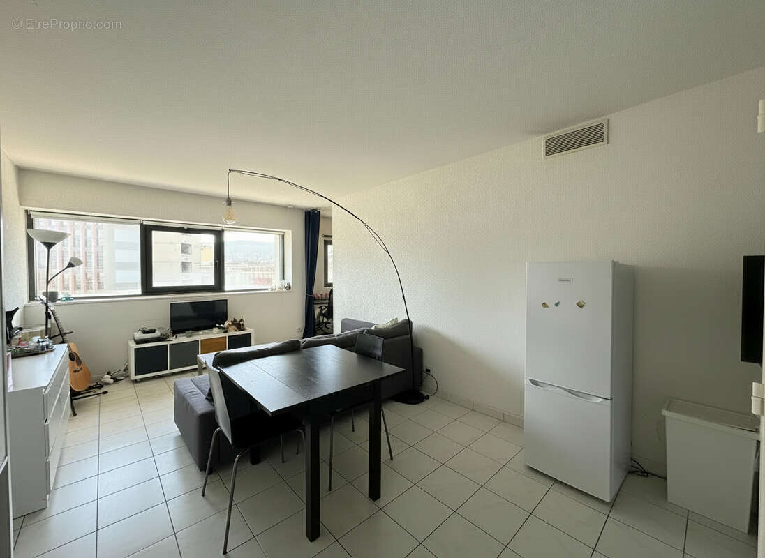 Appartement à MARSEILLE-5E