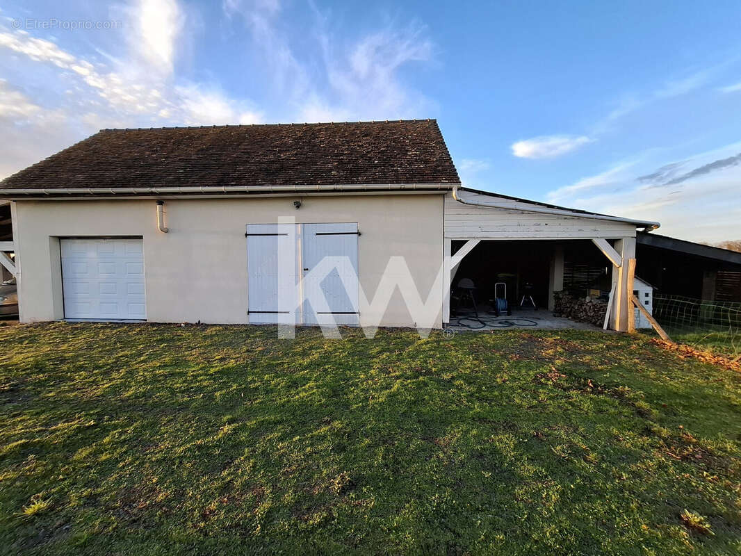 Maison 160 m² à Prunay-Cassereau  - photo 4