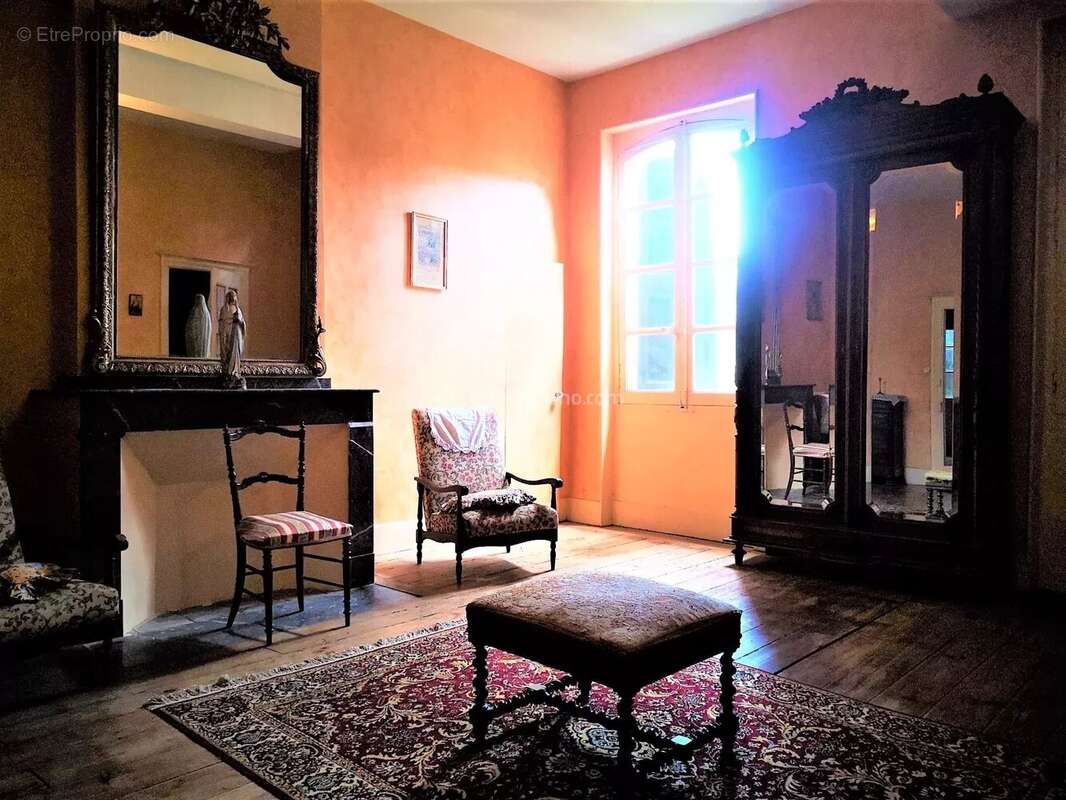 Maison à SAINT-JUERY